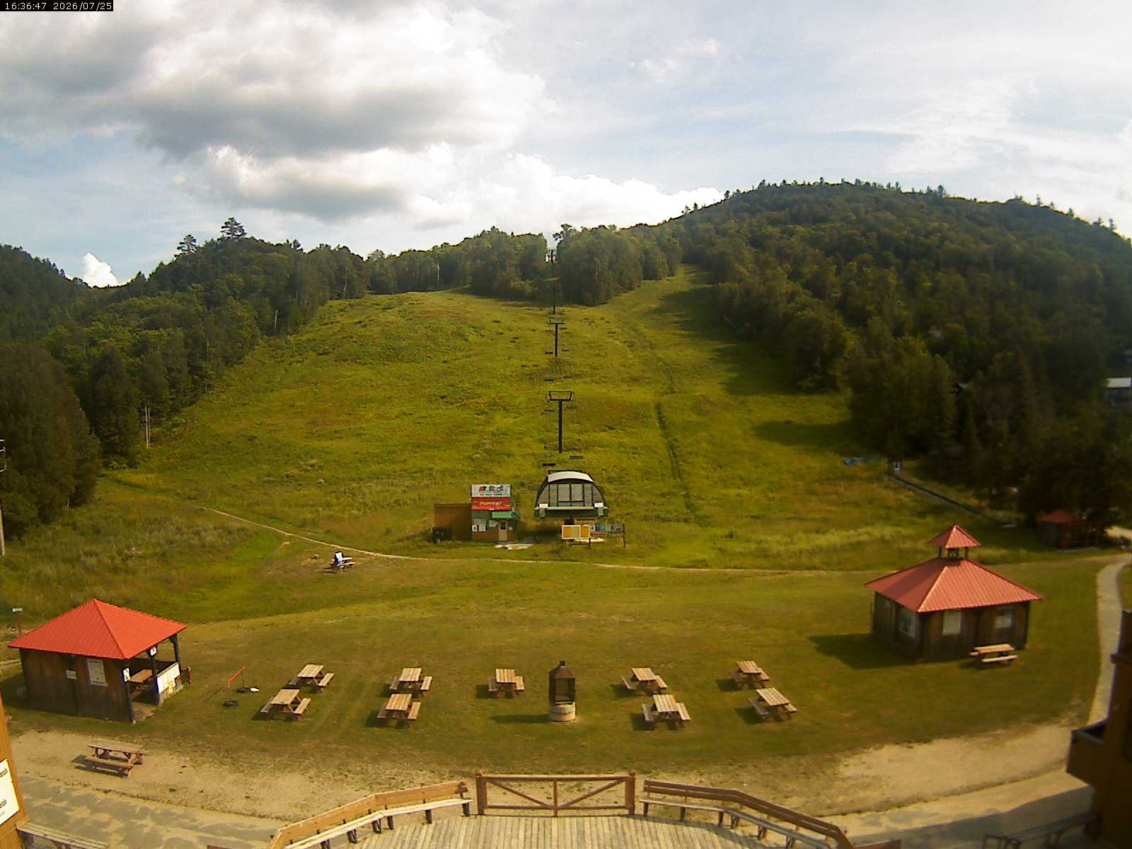 Mont Ste Marie Base Webcam